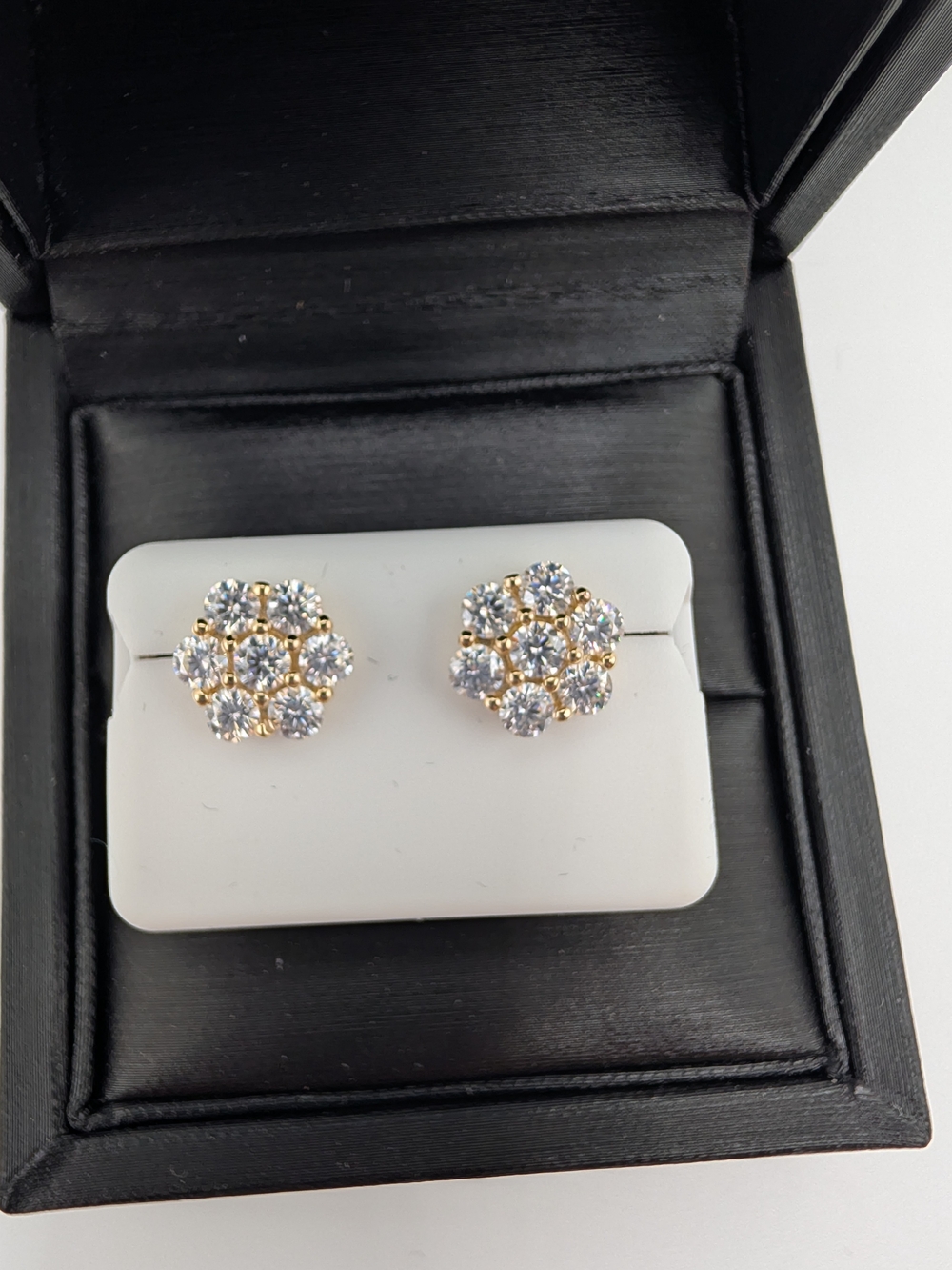 ​NWT 2.00 CTW Moissanite Flower Cluster Stud Earrings 925 Silver Gold